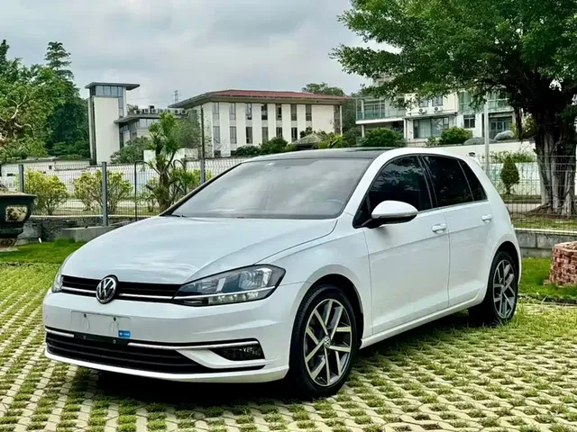 Volkswagen Golf 2020 Beloved Edition 200TSI DSG Comfort Progressive