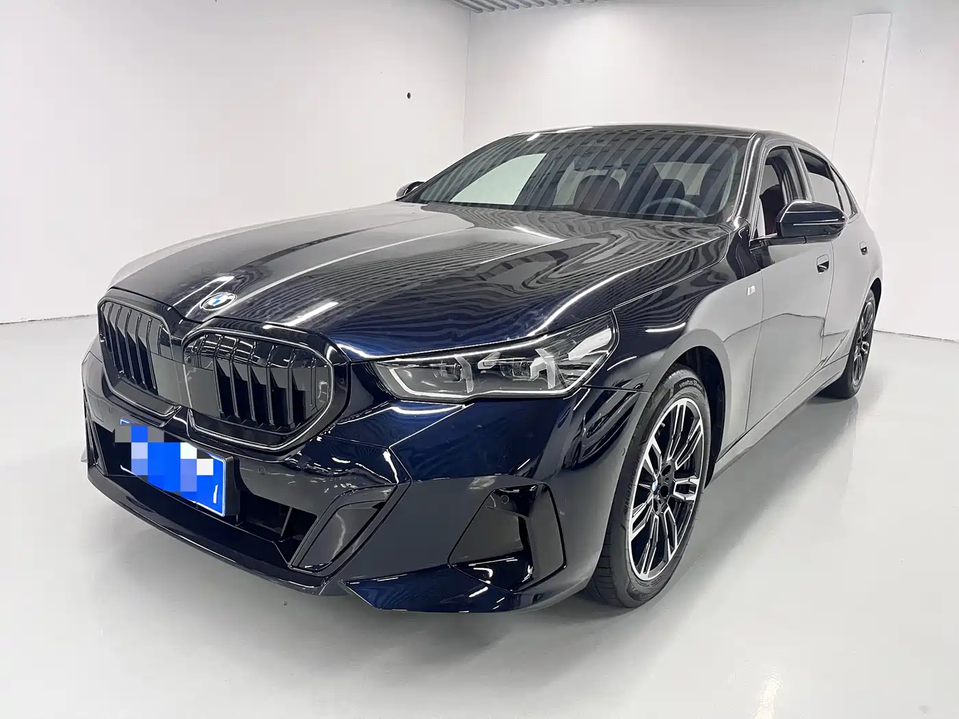 BMW 5 Series 2025 530Li Leading M Sport Package