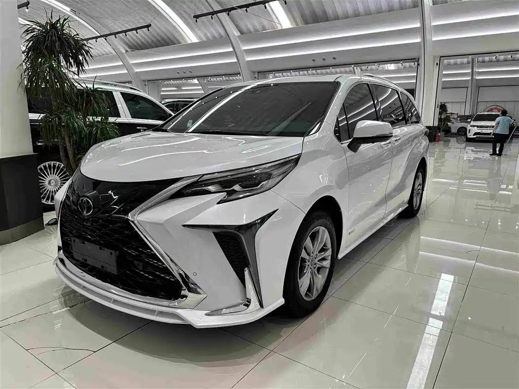 Toyota Sienna 2024 2.5L Hybrid Comfort Edition