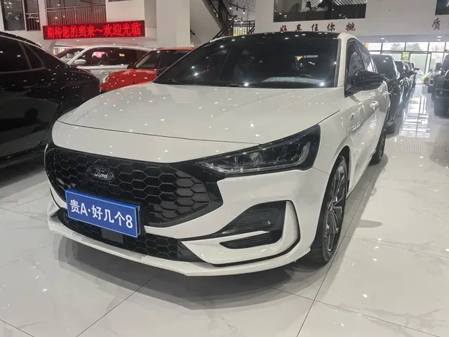 Ford Focus 2022 Hatchback EcoBoost 180 Automatic ST Line