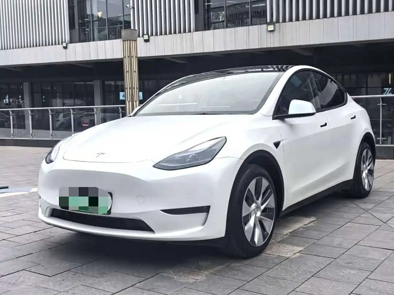 Tesla Model Y 2023 Long Range All-Wheel Drive Edition