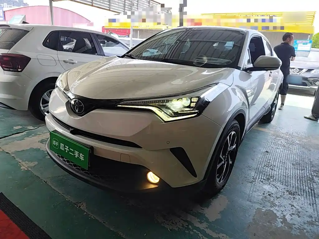 Toyota C-HR 2020 Model 2.0L Luxury