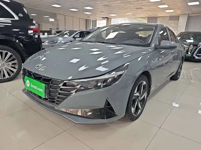 Hyundai Elantra 2022 1.5L CVT LUX Premium Edition