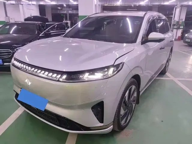 Dongfeng Yipai eπ008 2025 210Max Extended Range 5-Seater