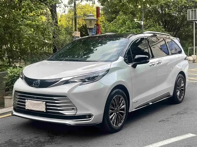 Toyota Sienna 2021 2.5L Hybrid Platinum Edition