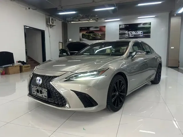 Lexus ES 2021 300h F SPORT