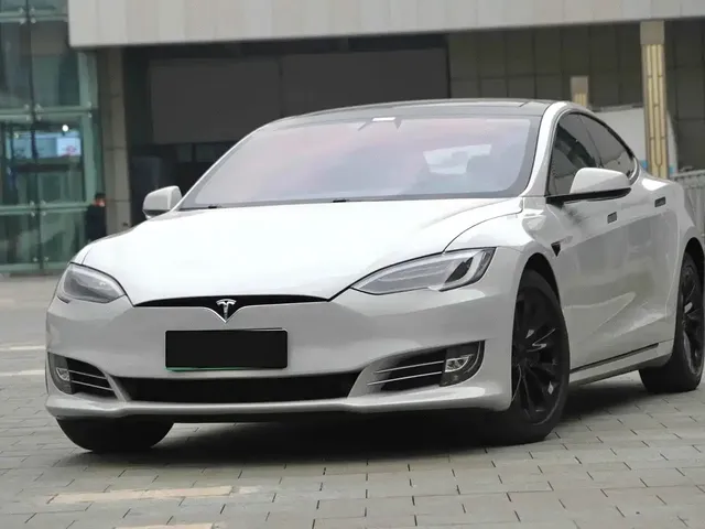 Tesla Model S 2017 Model S 100D Long Range