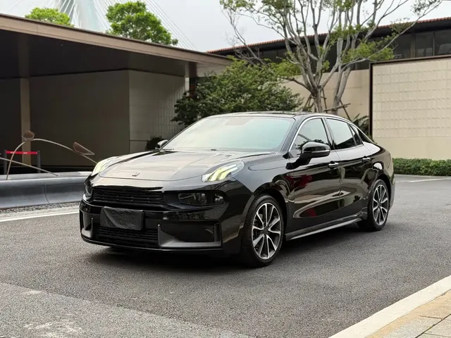 Lynk & Co 03 2019 2.0TD Auto Power Version
