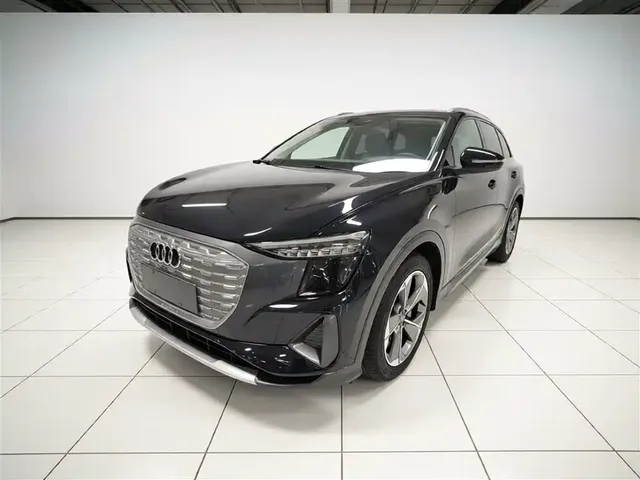 Audi Q5 e-tron 2022 40 e-tron Starlight Edition Brocade Package