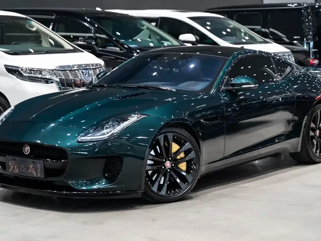 Jaguar F-TYPE 2019 2.0T Coupe