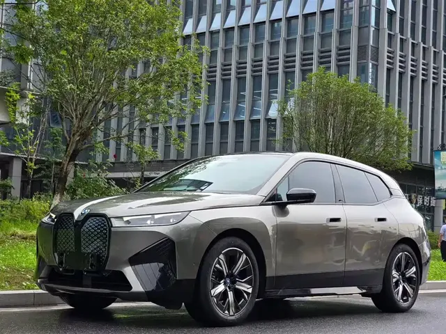 BMW iX 2023 xDrive40