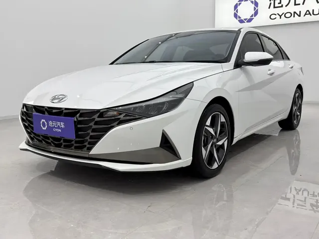 Hyundai Elantra 2022 1.5L CVT LUX Premium Edition