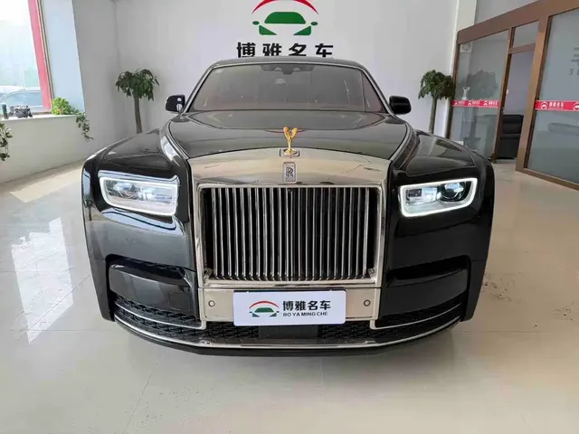 Rolls-Royce Phantom 2018 6.7T Standard Wheelbase Version