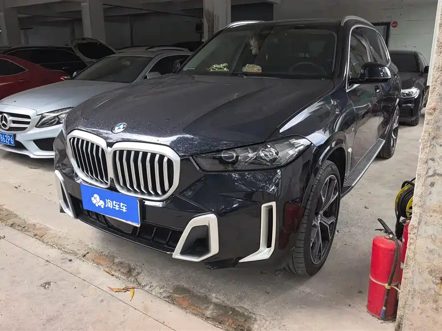 BMW X5 2023 xDrive 30Li Premium M Sport Package