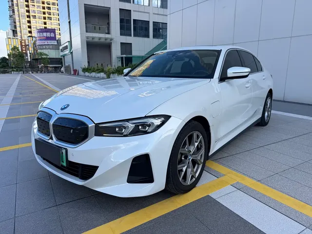 BMW i3 2022 eDrive 35 L