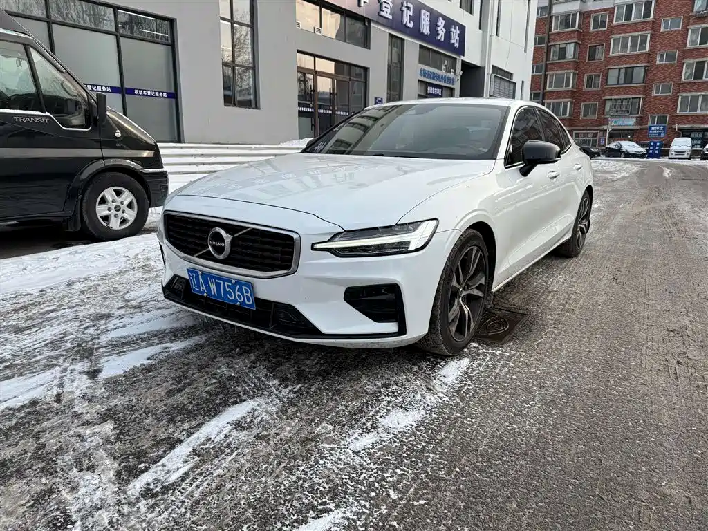 Volvo S60 2020 T4 Momentum Sport Edition