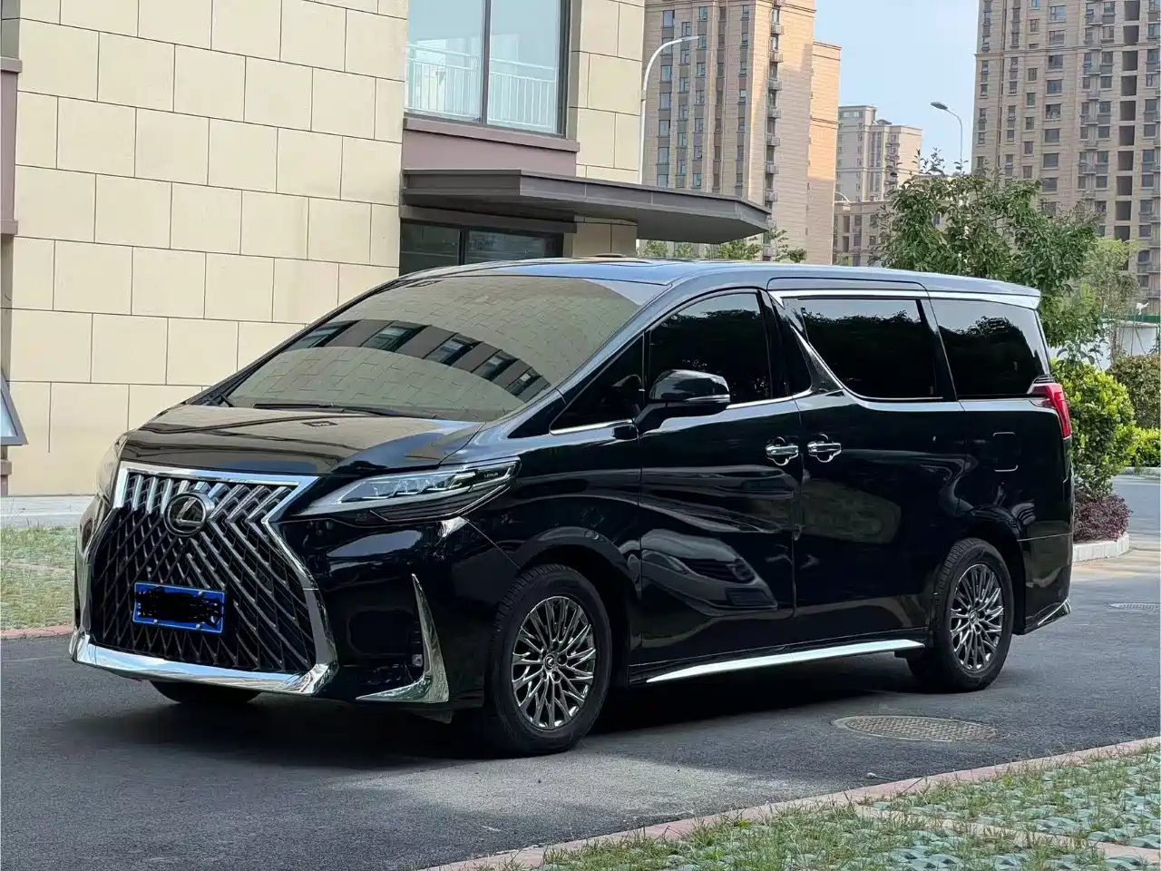Lexus LM 2020 300h Seven-Seater Elegance Edition
