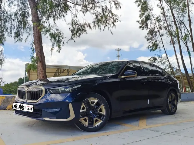 BMW 5 Series 2024 525Li M Sport Package