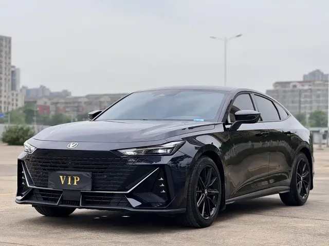 Changan UNI-V 2023 1.5T Luxury Edition