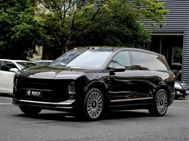 NIO ES8 2025 Model 6-Seat Executive Luxury Edition