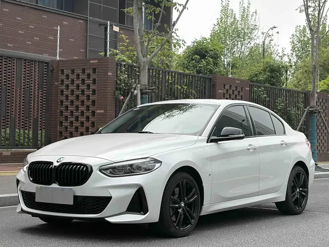 BMW 1 Series 2023 125i M Sport Shadow Edition