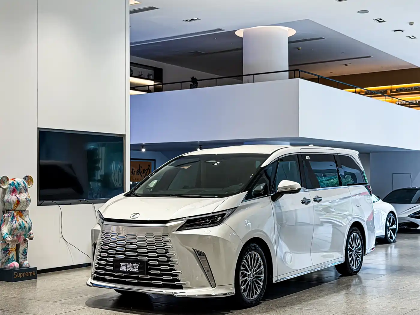 Lexus LM 2025 Model 500h Six-Seater Prestige Edition