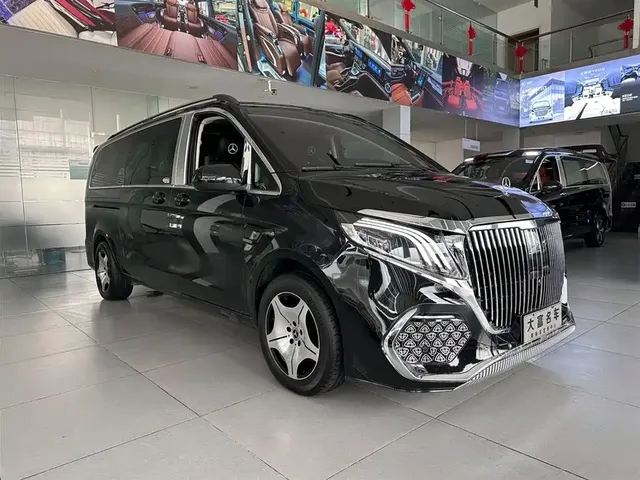 Mercedes-Benz Vito 2023 2.0T Business 7-Seater