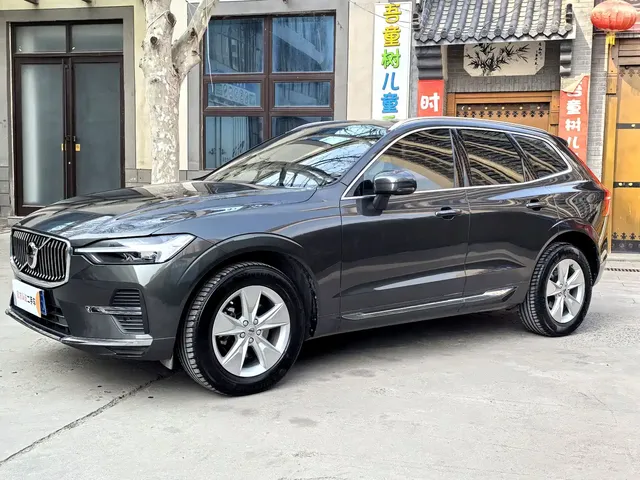 Volvo XC60 2022 B5 AWD R-Design