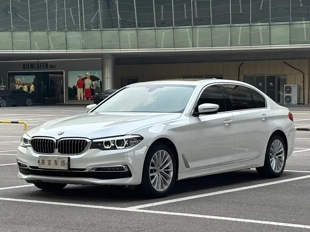BMW 5 Series 2019 525Li Luxury Package