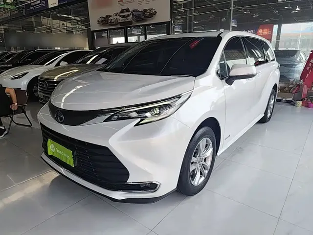 Toyota Sienna 2023 2.5L Hybrid Comfort Edition