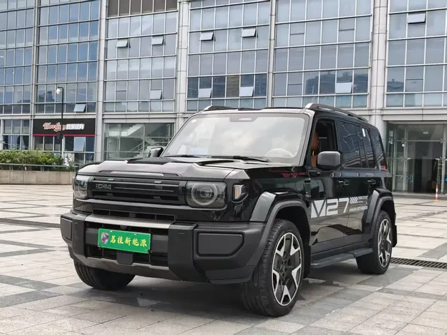 iCAR V27 2026 200KM AWD Falcon 500