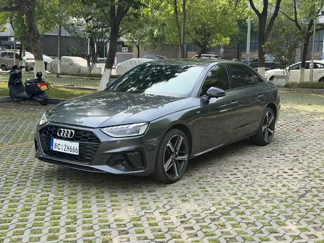 Audi A4L 2025 2 Million Celebration Edition 40 TFSI Luxury Dynamic