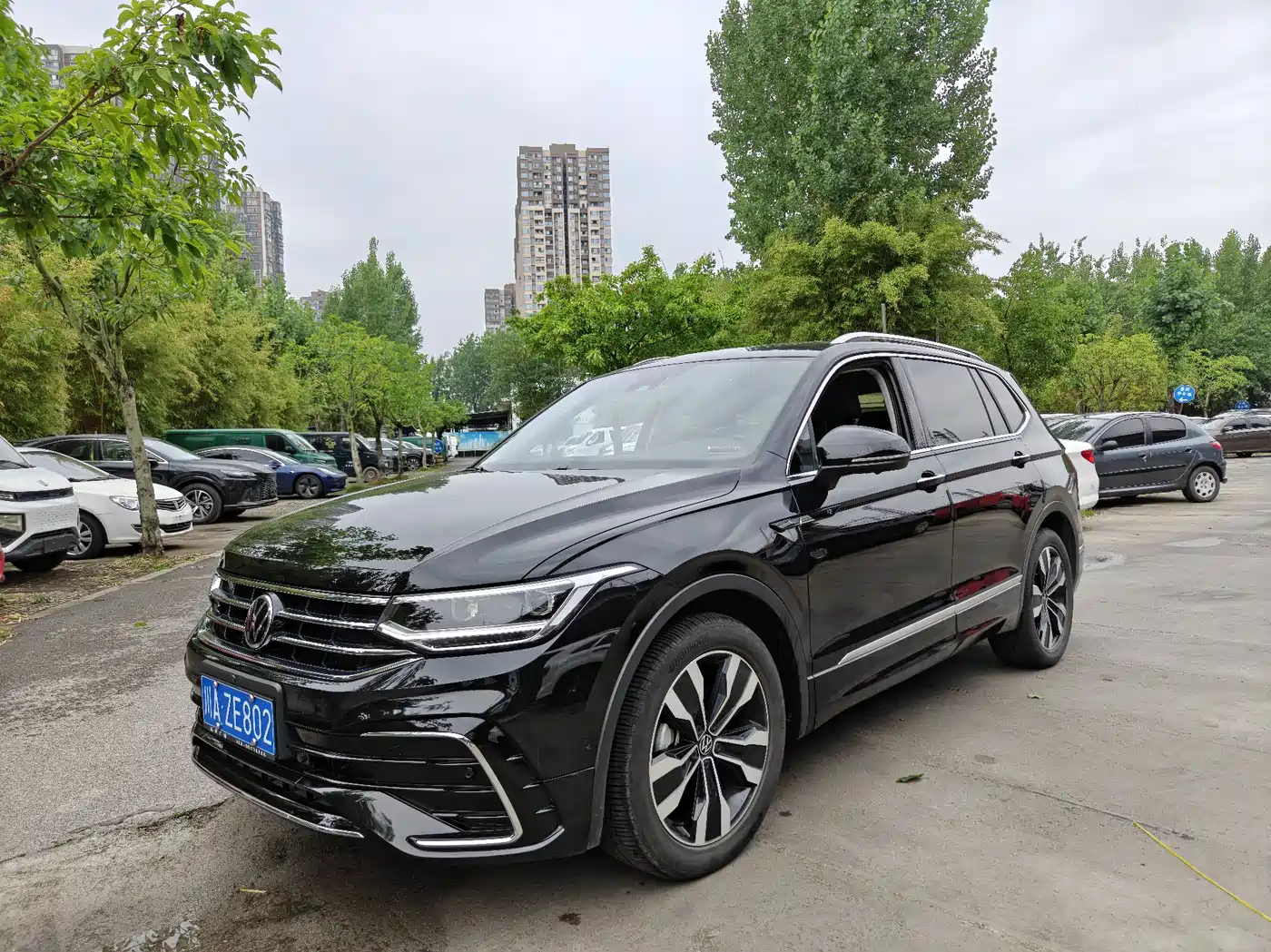 Volkswagen Tiguan L 2024 330TSI Automatic 2WD R-Line Premium Enjoyment Edition