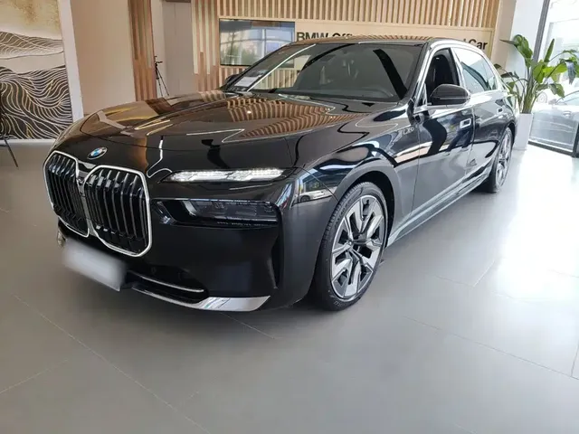 BMW 7 Series 2023 Model 740Li Premium Luxury Package