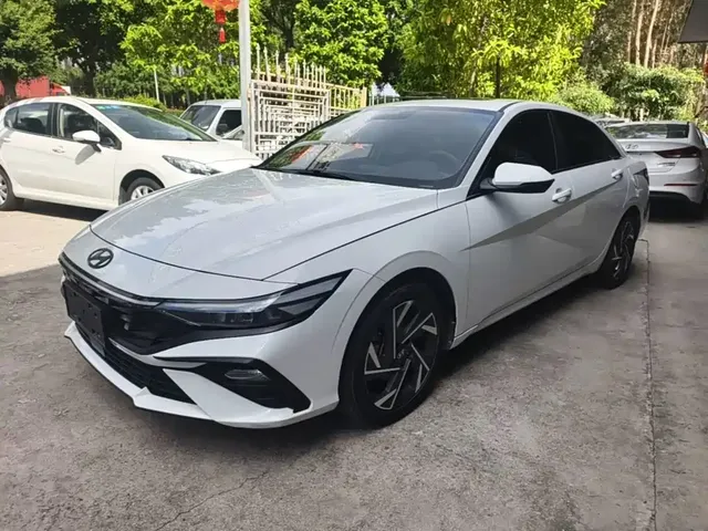 Hyundai Elantra 2023 1.5L CVT GLX Elite Edition