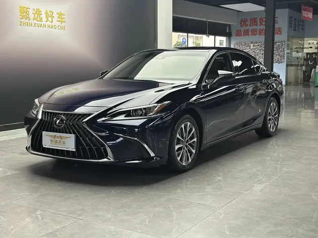 Lexus ES 2022 300h Excellence Edition