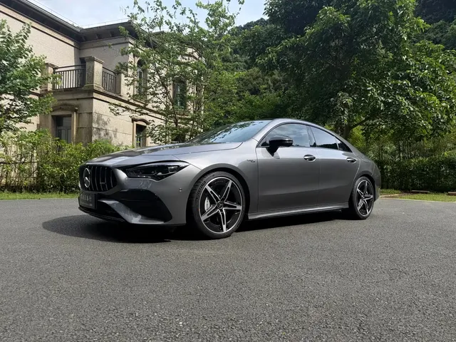 Mercedes-Benz CLA AMG 2025 AMG CLA 35 4MATIC