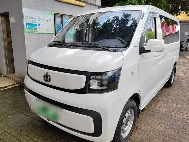 Changan Kaicheng Changan Ruixing EM60 2025 Passenger Version Comfort 6-Seater 300km with Lift-up Tailgate