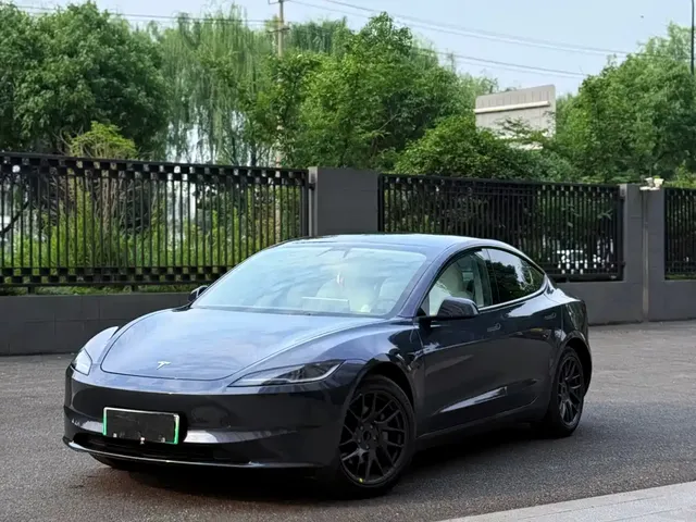 Tesla Model 3 2023 Rear-Wheel Drive