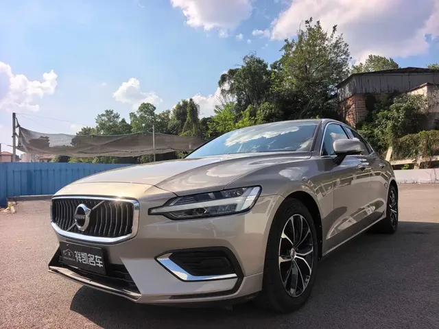 Volvo S60 2020 T4 Momentum Luxury Edition
