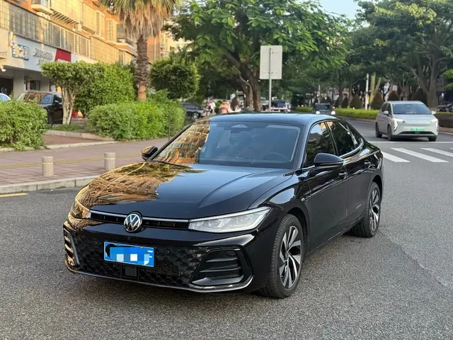 Volkswagen Passat 2025 Outstanding 380TSI Starlight Dragon Glory Edition