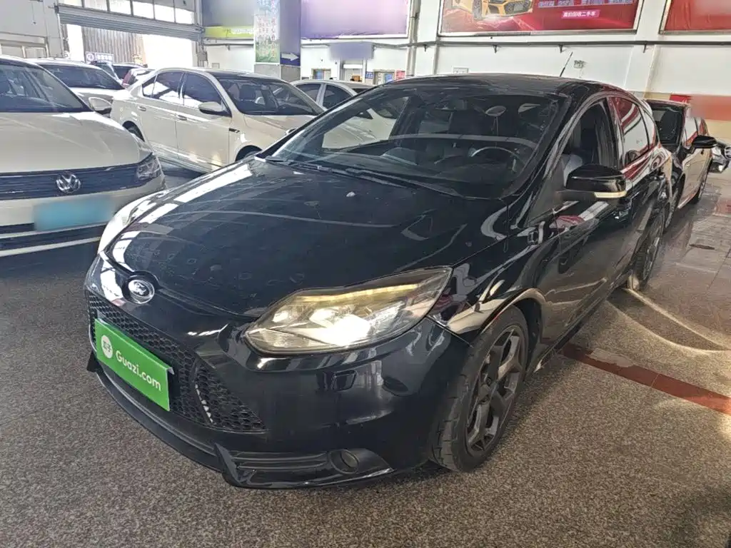 Ford Focus (Import) 2013 2.0T ST Standard Edition