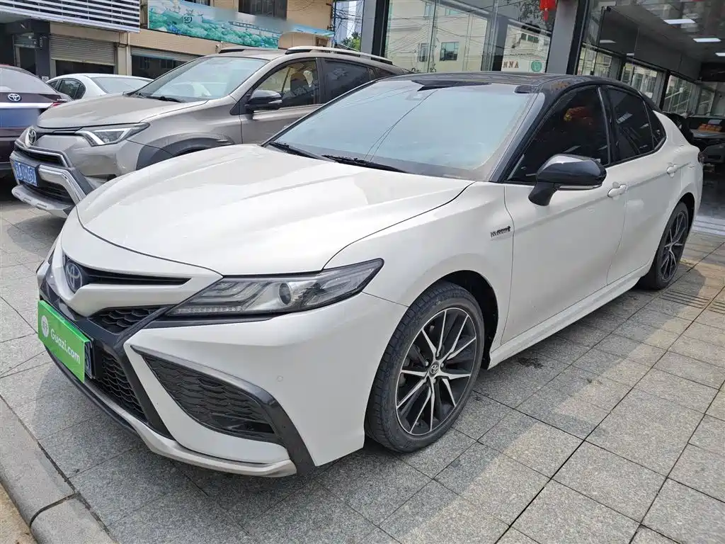 Toyota Camry 2021 Hybrid 2.5HS Fashion Edition