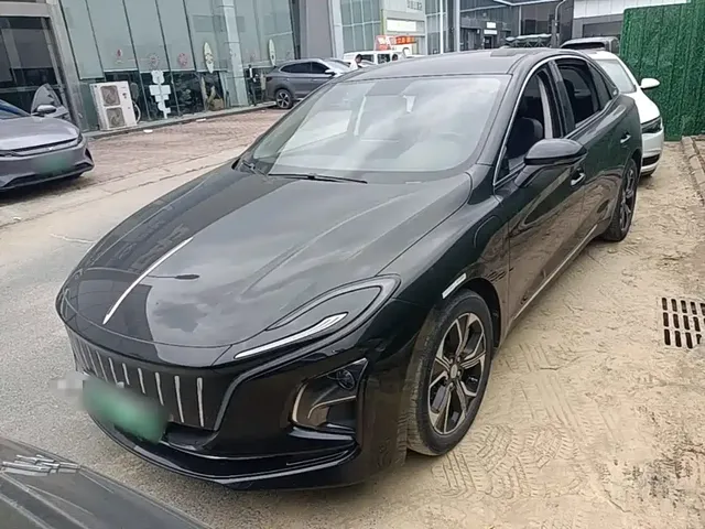 Hongqi E-QM5 2023 Facelift Basic Travel Edition