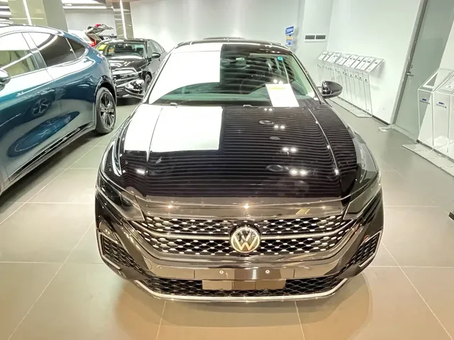 Volkswagen Passat 2023 330TSI Premium Edition