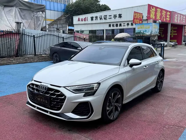 Audi A3 2025 Sportback 35TFSI Flying Premium