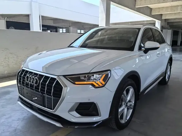 Audi Q3 2023 35 TFSI Fashion Elegance (1.4T)