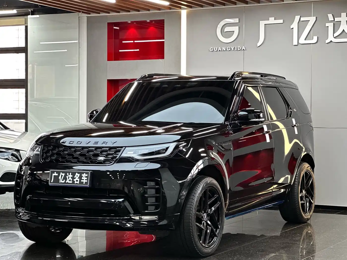 Land Rover Discovery 2023 Facelift 360PS R-Dynamic SE