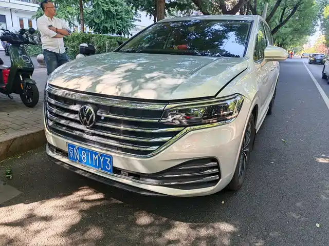 Volkswagen Viloran 2023 380TSI Premium Edition
