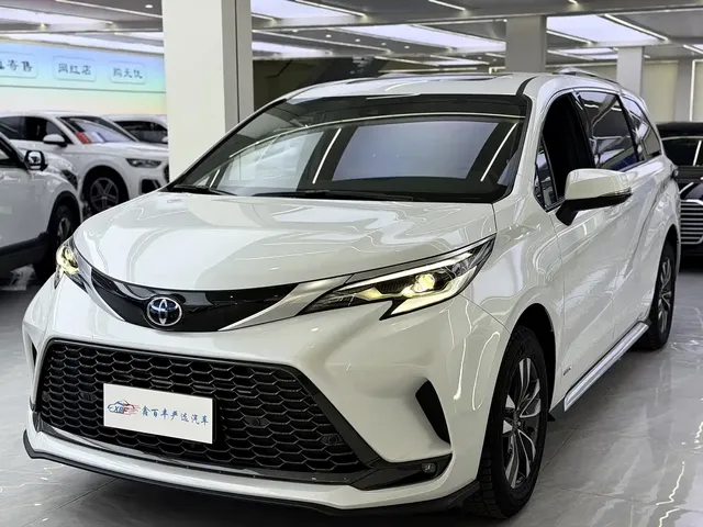 Toyota Granvia 2024 2.5L Hybrid Luxury